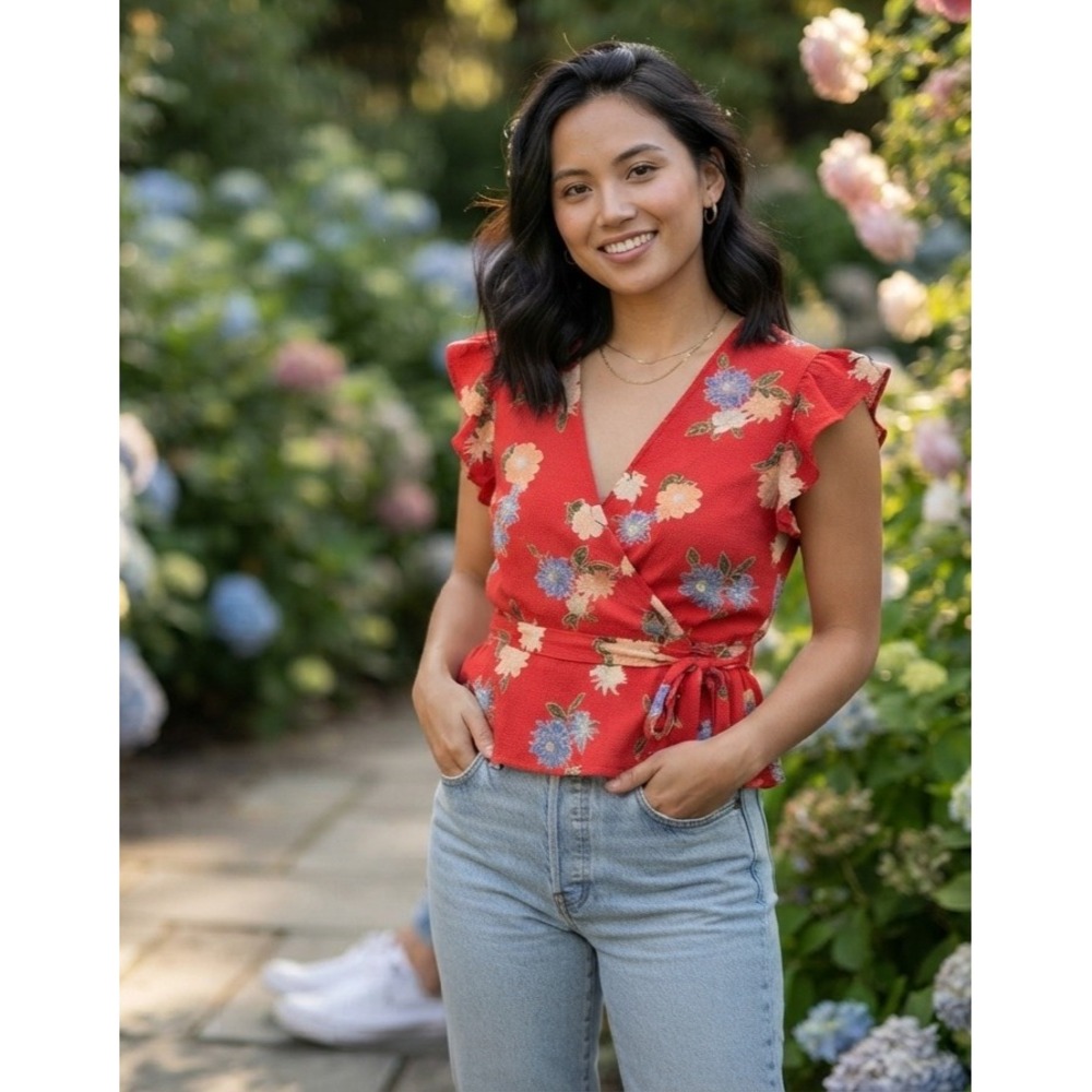 Monteau Los Angeles Red Floral Wrap Peplum Top XL Flutter Sleeve V-Neck Blouse
